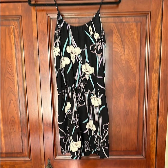 Floral Black Sleeveless romper - Picture 1 of 7